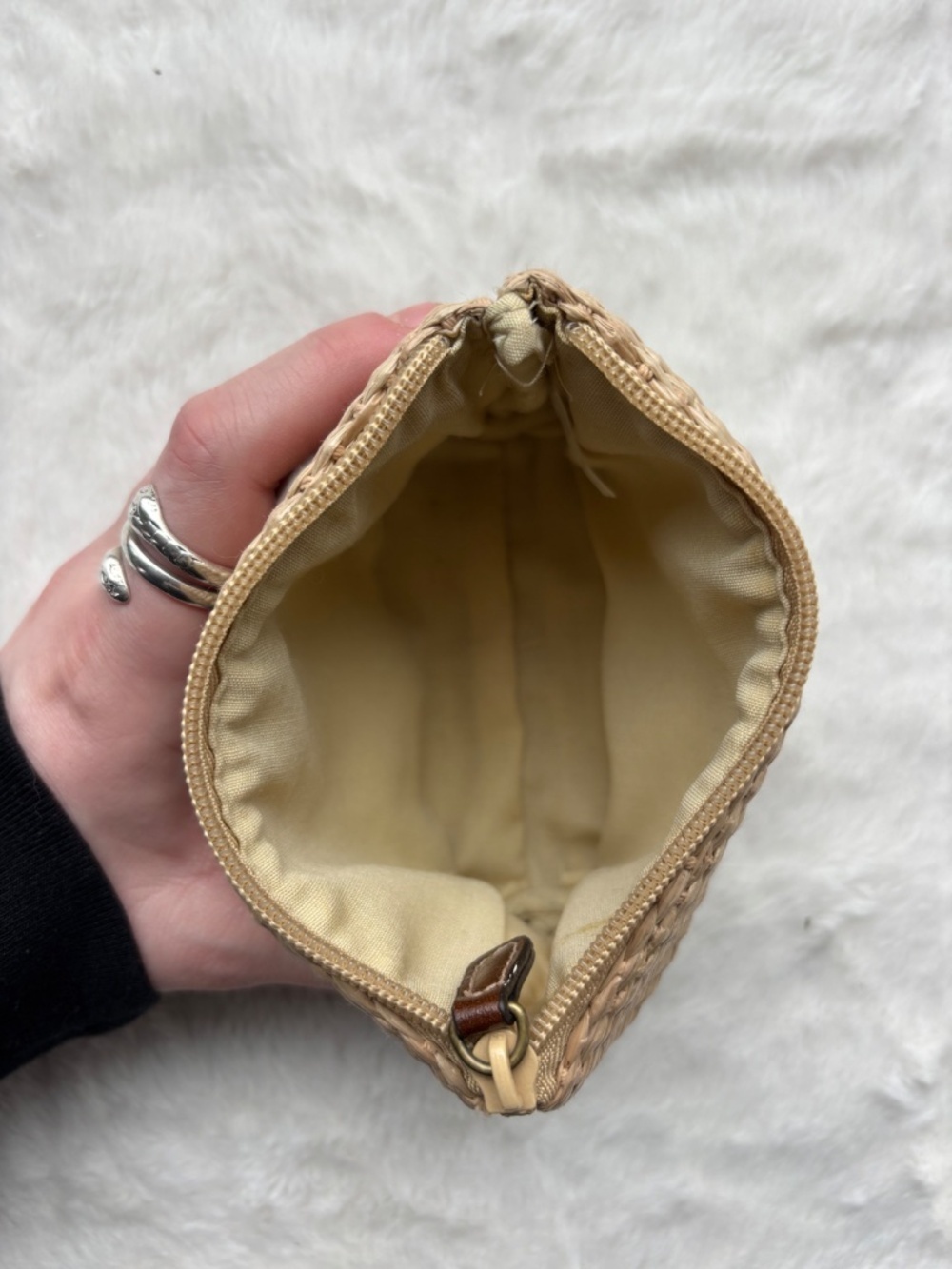 Rosetti Woven Straw & Brown Faux Leather Mini Pouch Coin Purse - Picture 5 of 10